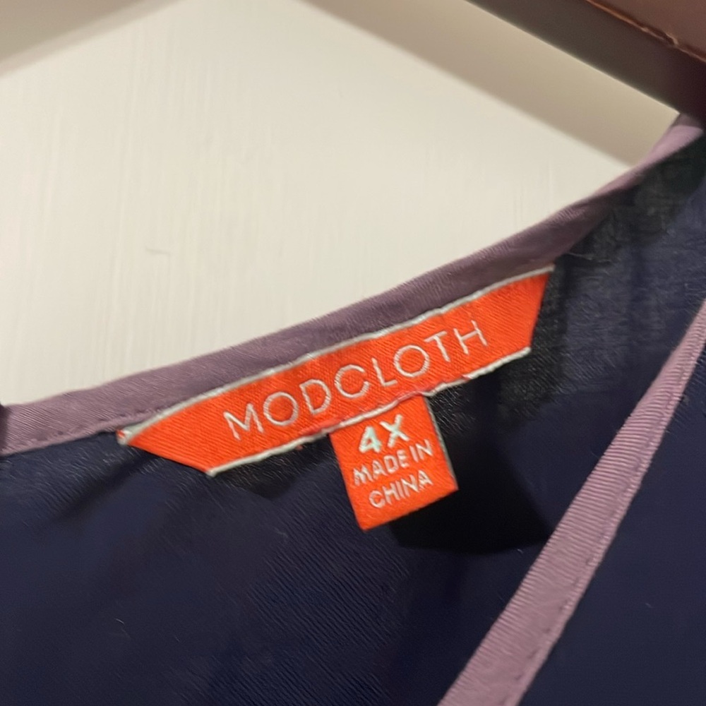 Modcloth Navy and Purple Trim Sleeveless Blouse Size 4 X - Picture 3 of 6